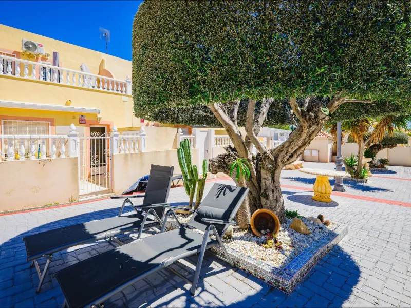 REFORMED TOWNHOUSE WITH SEA VIEWS IN "LAS FILIPINAS" ORIHUELA COSTA. WITH POOL. 3 BEDROOMS. 2 BATHROOMS. WITH A SURFACE OF 84 M2.