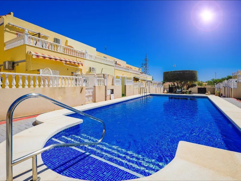 REFORMED TOWNHOUSE WITH SEA VIEWS IN "LAS FILIPINAS" ORIHUELA COSTA. WITH POOL. 3 BEDROOMS. 2 BATHROOMS. WITH A SURFACE OF 84 M2.