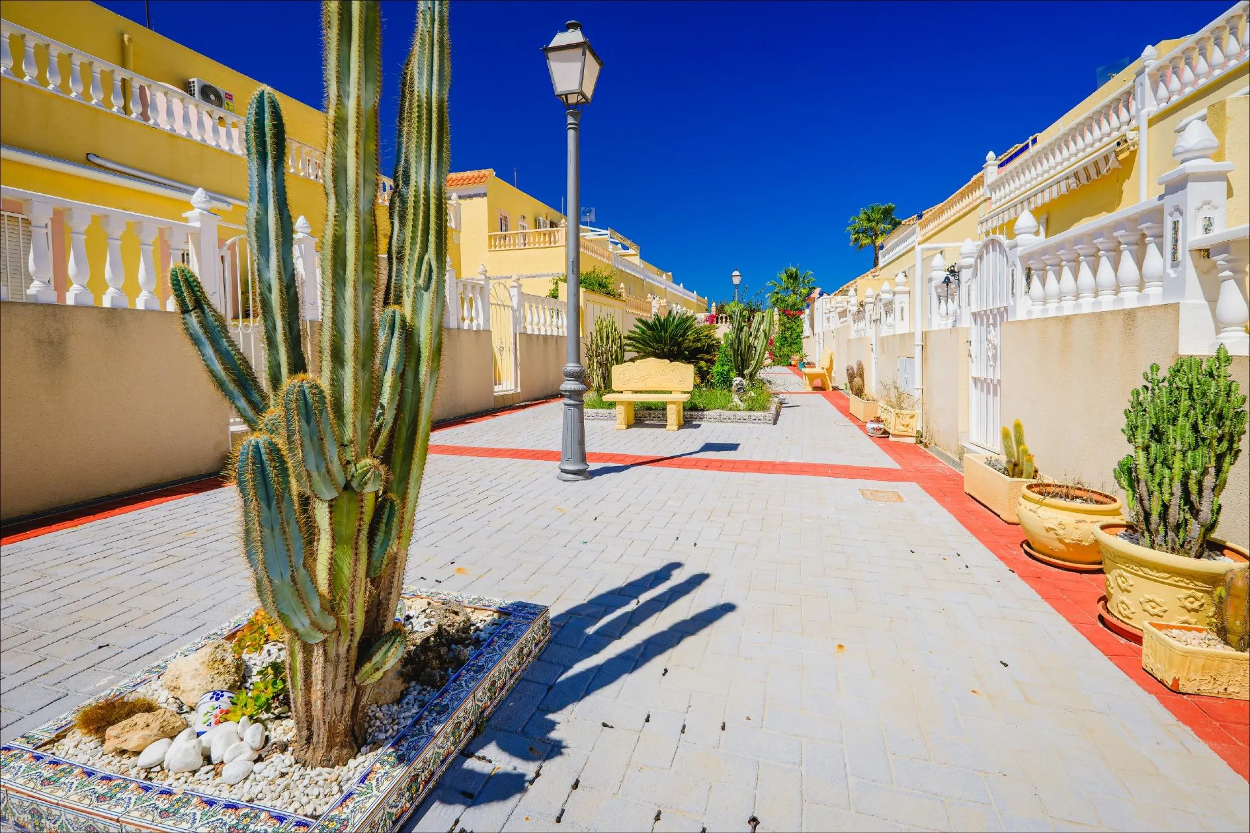 REFORMED TOWNHOUSE WITH SEA VIEWS IN "LAS FILIPINAS" ORIHUELA COSTA. WITH POOL. 3 BEDROOMS. 2 BATHROOMS. WITH A SURFACE OF 84 M2.