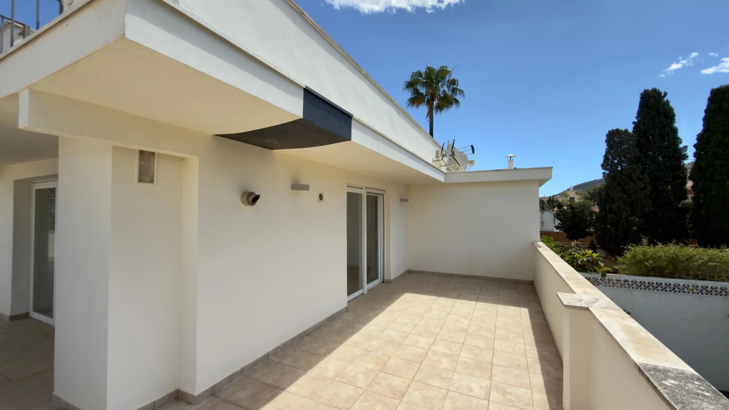 Exclusive renovated semi-detached house in the heart of Albir