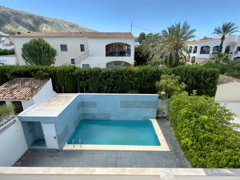Exclusive renovated semi-detached house in the heart of Albir