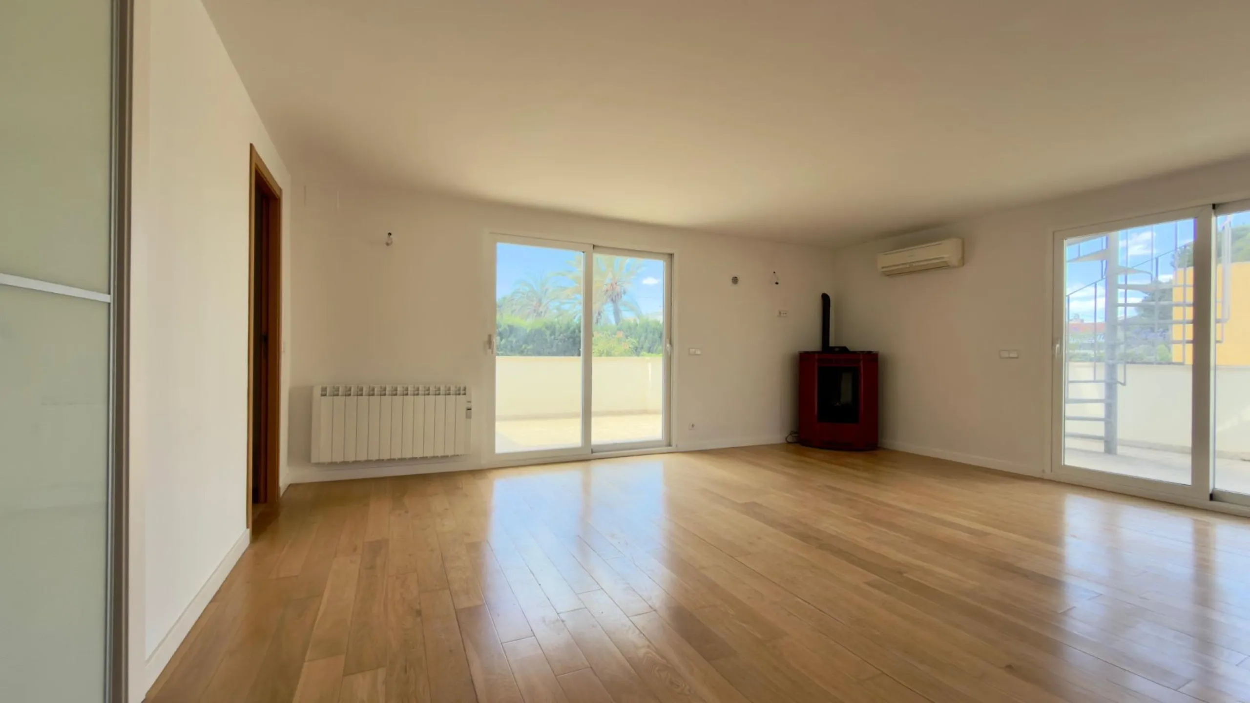 Exclusive renovated semi-detached house in the heart of Albir