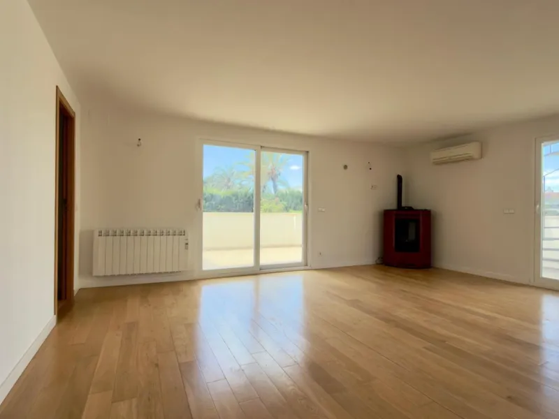Exclusive renovated semi-detached house in the heart of Albir