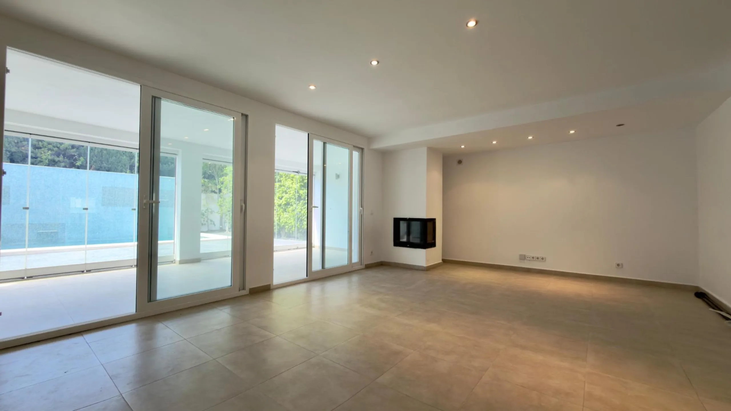 Exclusive renovated semi-detached house in the heart of Albir