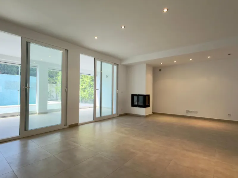 Exclusive renovated semi-detached house in the heart of Albir