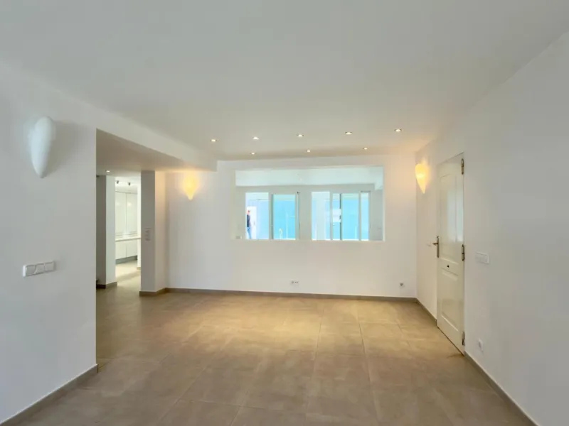 Exclusive renovated semi-detached house in the heart of Albir