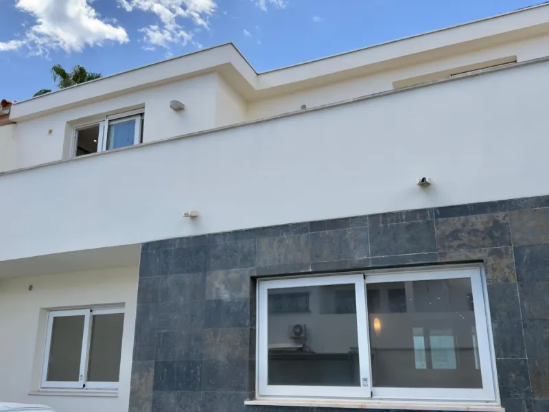 Exclusive renovated semi-detached house in the heart of Albir