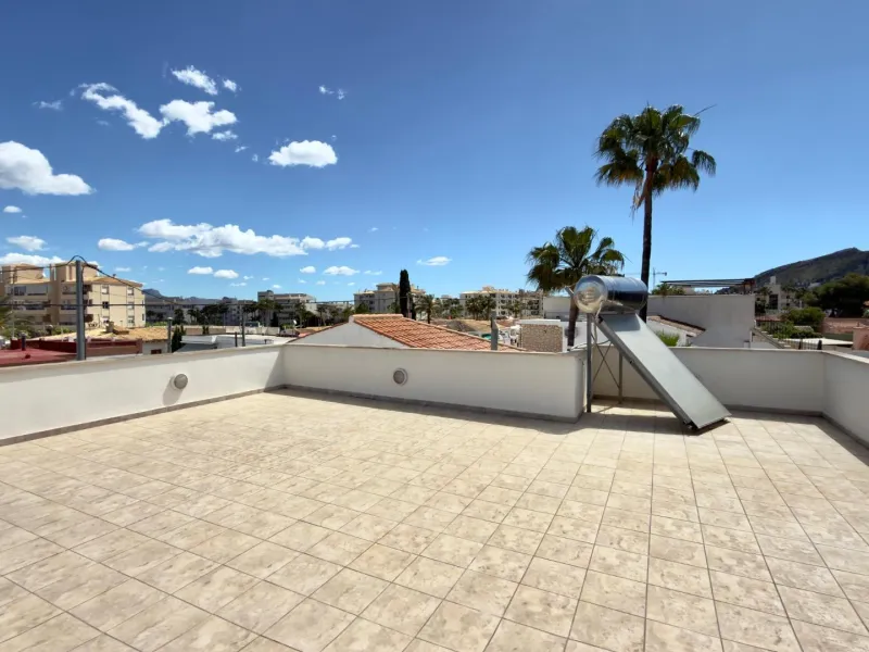 Exclusive renovated semi-detached house in the heart of Albir