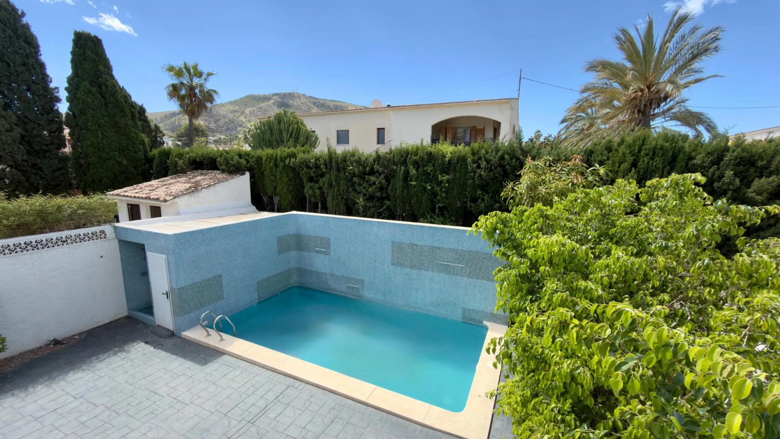 Exclusive renovated semi-detached house in the heart of Albir