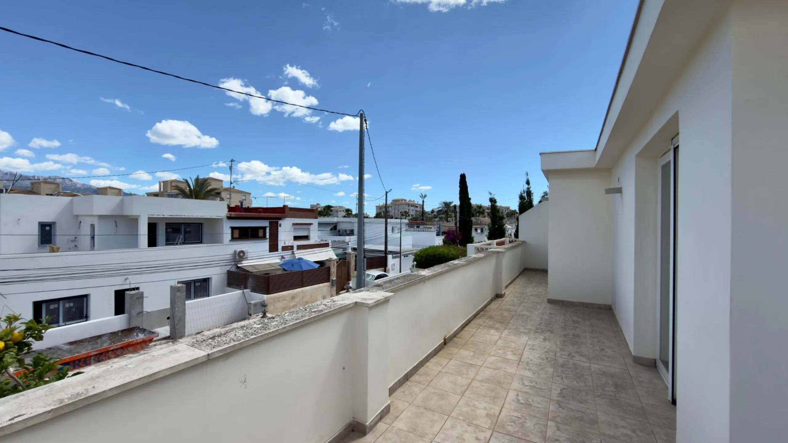 Exclusive renovated semi-detached house in the heart of Albir