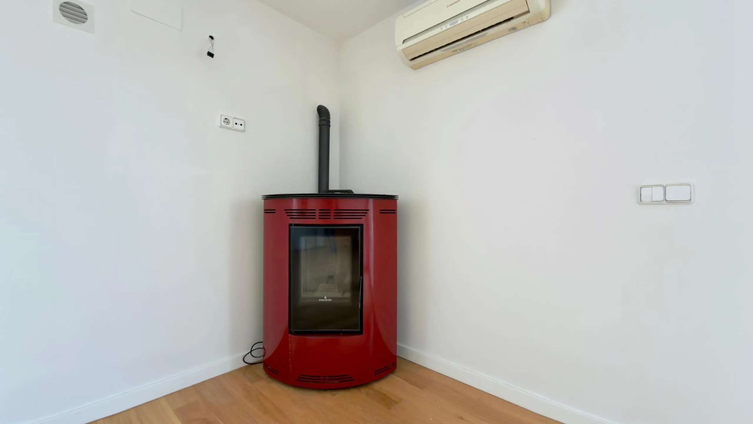 Exclusive renovated semi-detached house in the heart of Albir
