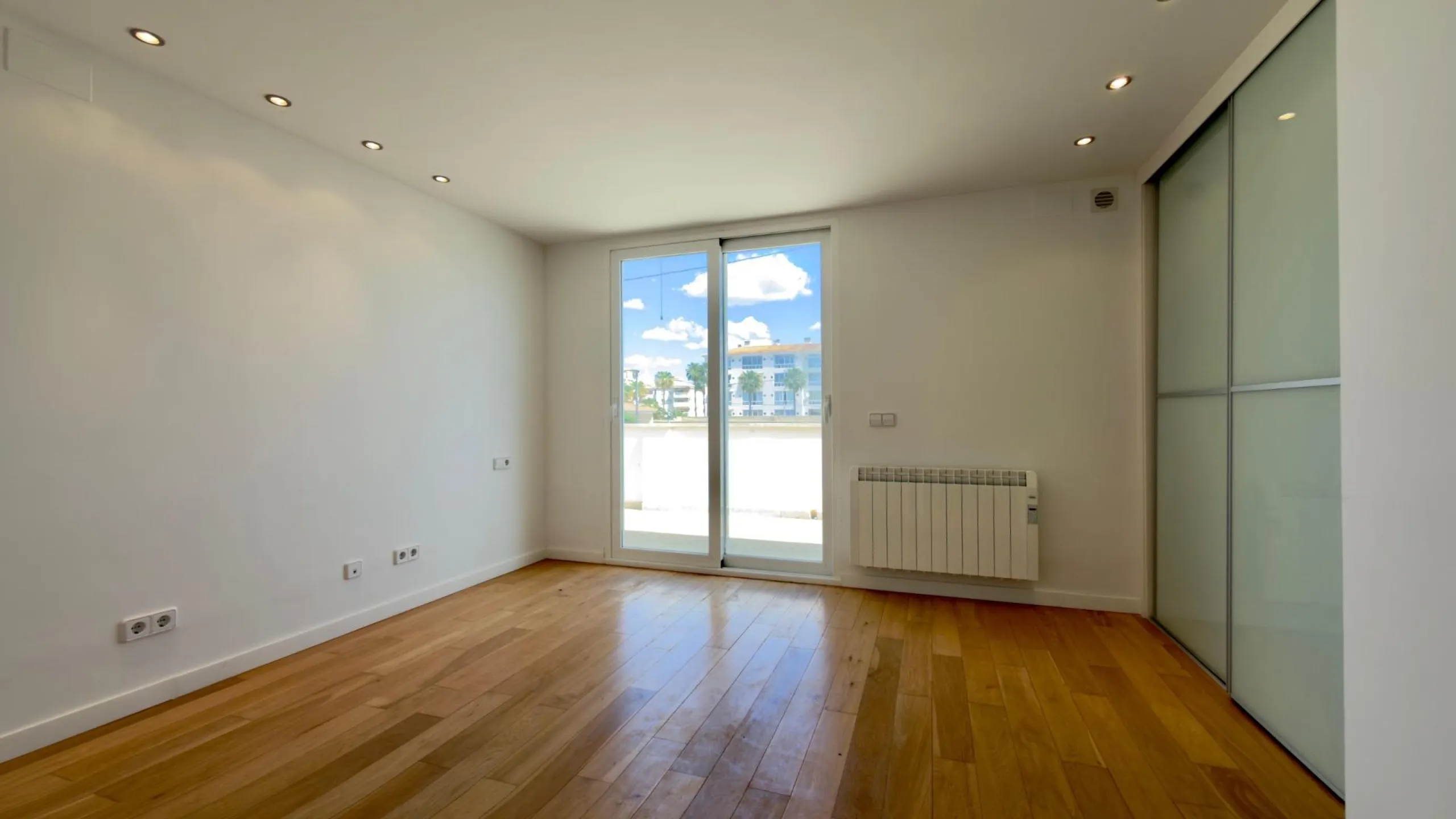 Exclusive renovated semi-detached house in the heart of Albir