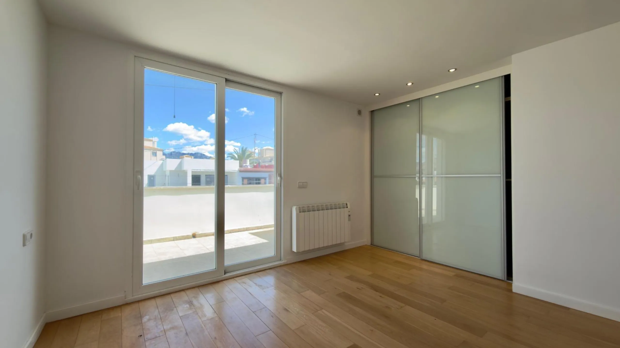 Exclusive renovated semi-detached house in the heart of Albir