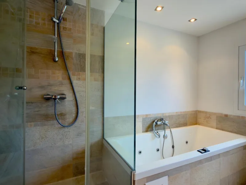 Exclusive renovated semi-detached house in the heart of Albir