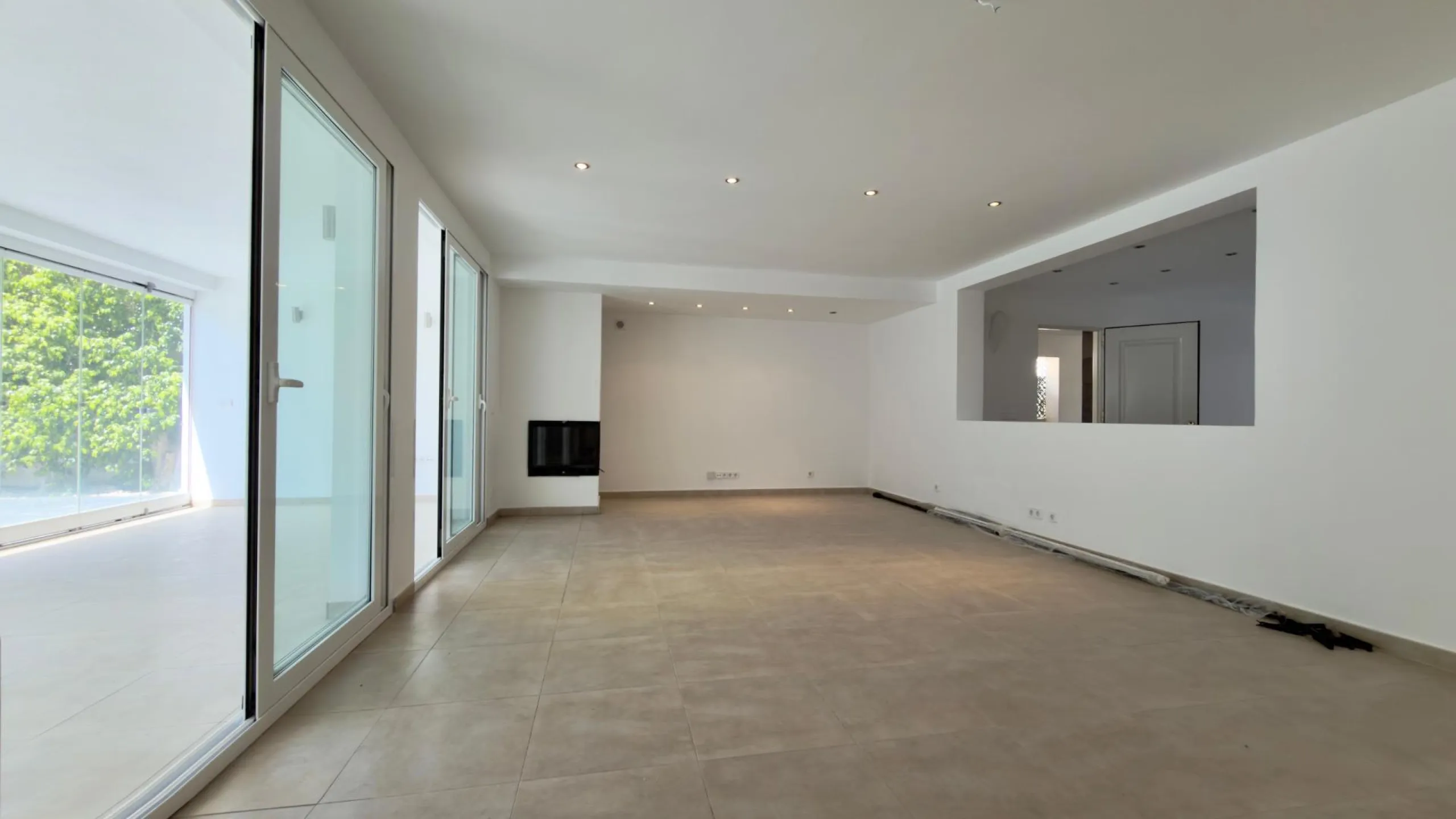 Exclusive renovated semi-detached house in the heart of Albir