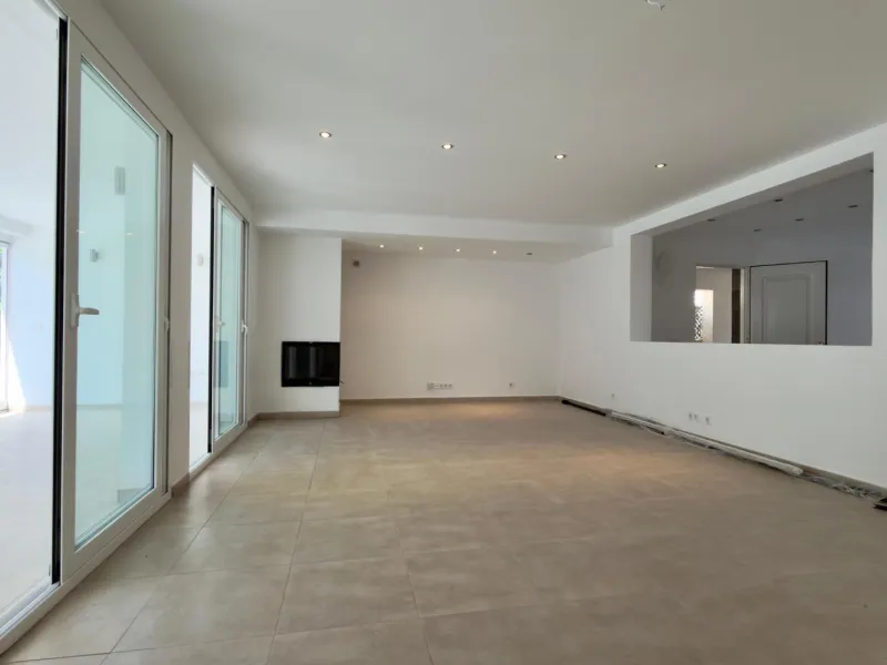 Exclusive renovated semi-detached house in the heart of Albir