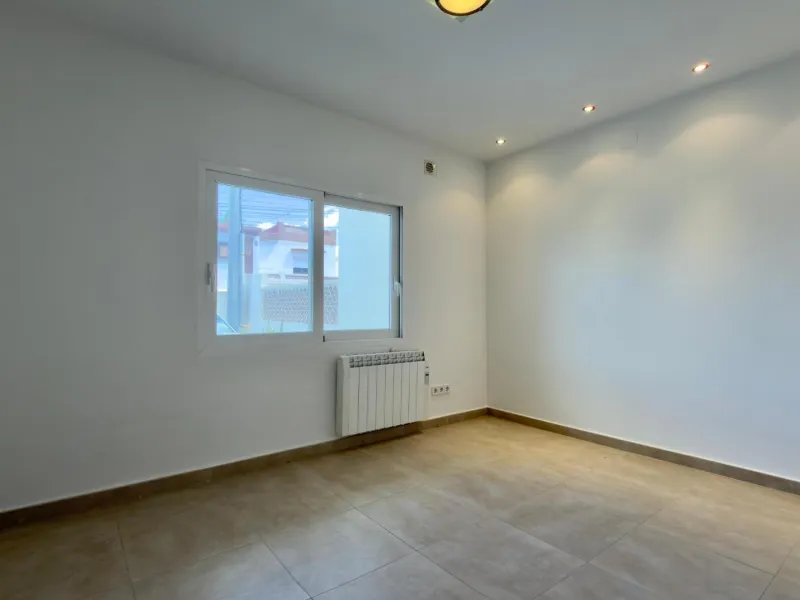 Exclusive renovated semi-detached house in the heart of Albir
