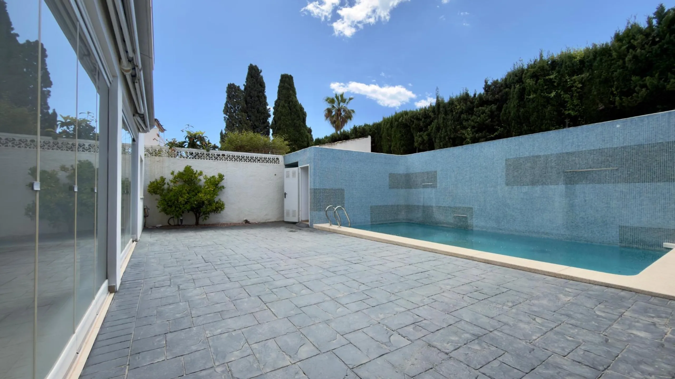 Exclusive renovated semi-detached house in the heart of Albir