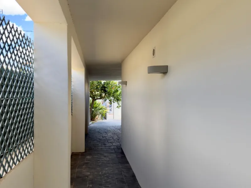 Exclusive renovated semi-detached house in the heart of Albir