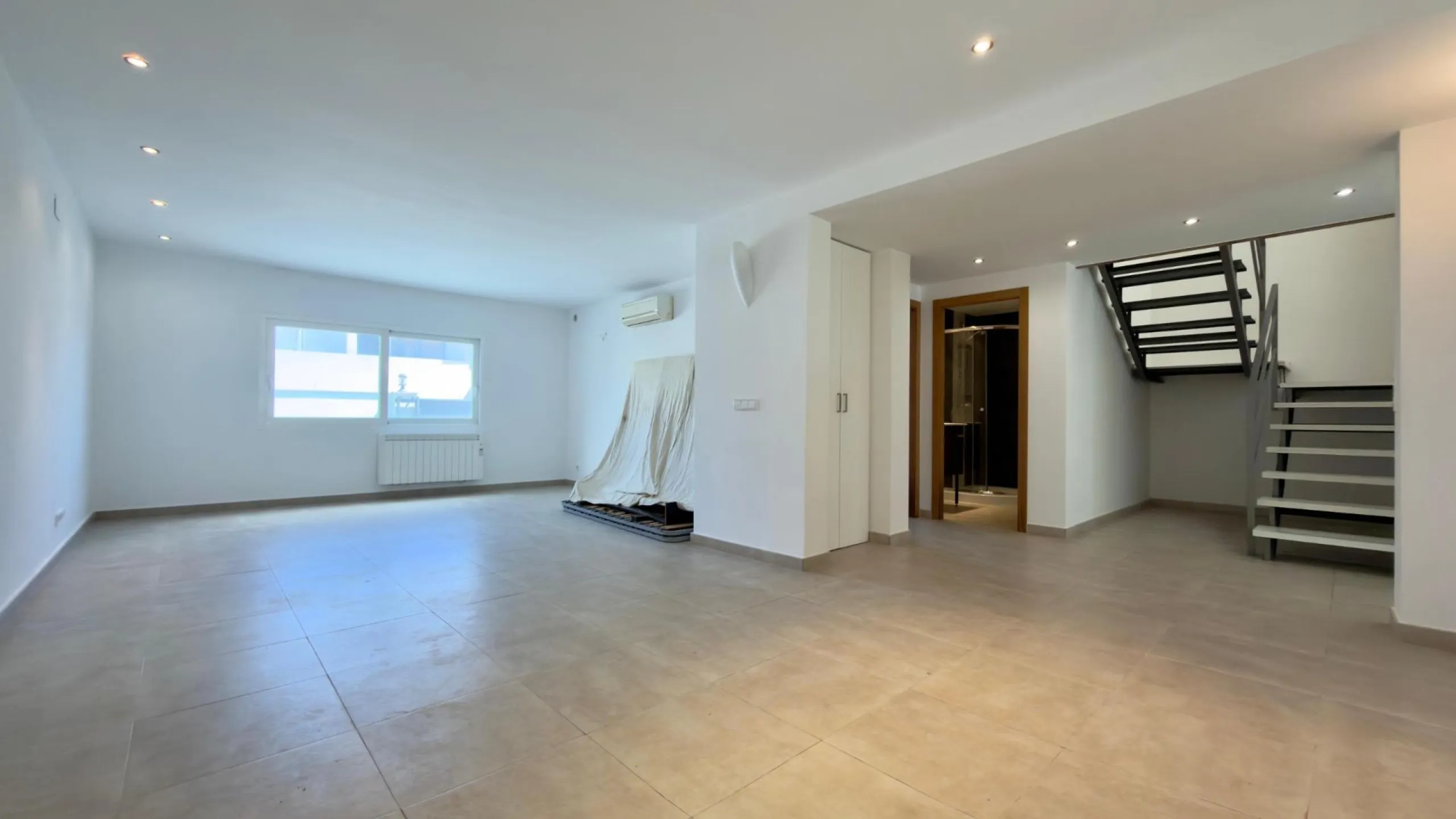 Exclusive renovated semi-detached house in the heart of Albir