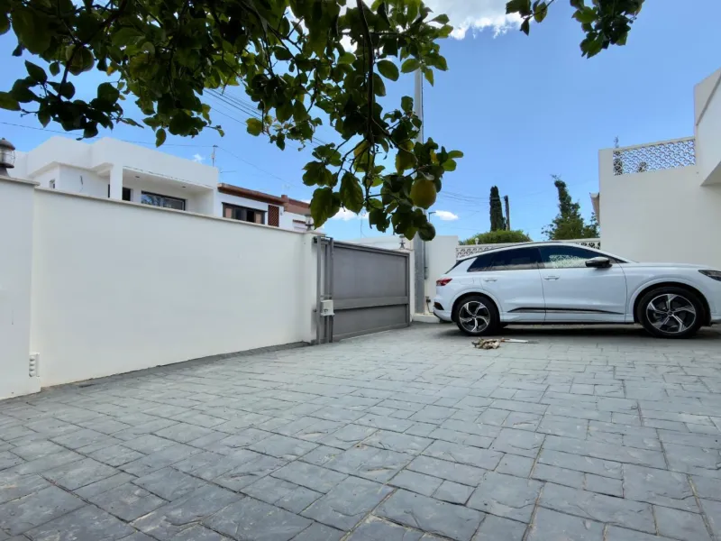 Exclusive renovated semi-detached house in the heart of Albir