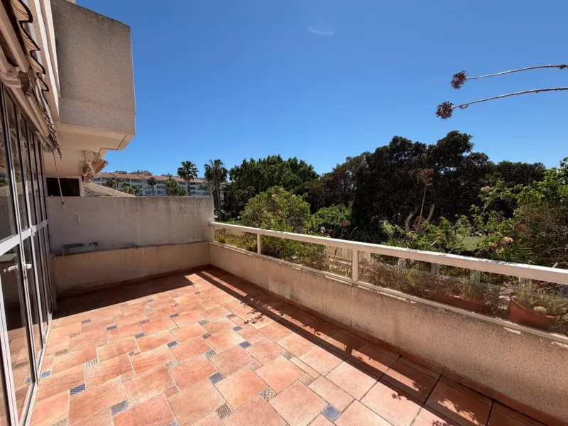 SPECTACULAR HOUSING WITH HUGE TERRACE ON THE FRONT LINE OF GOLF IN PLAYA DE SAN JUAN