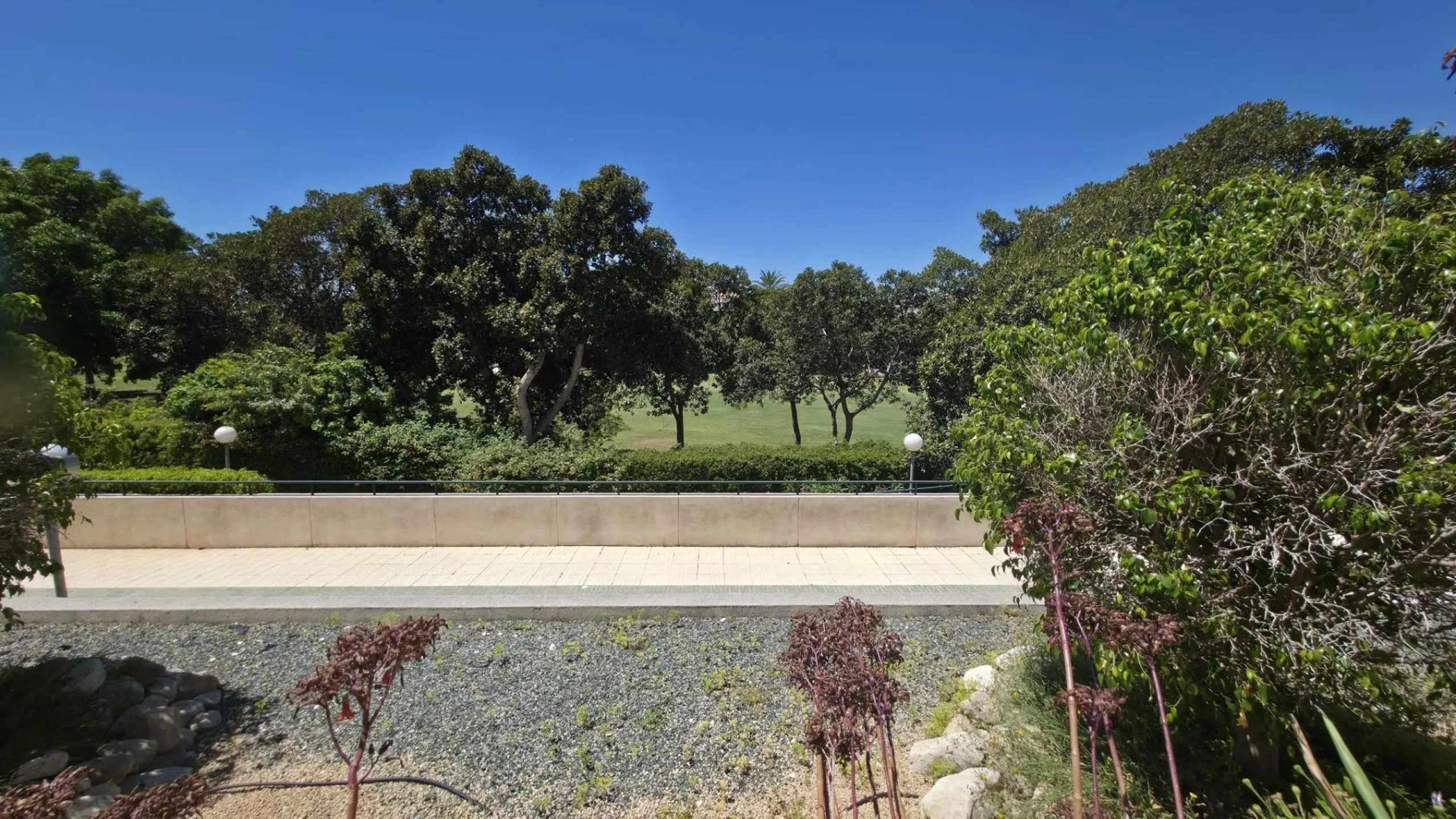 SPECTACULAR HOUSING WITH HUGE TERRACE ON THE FRONT LINE OF GOLF IN PLAYA DE SAN JUAN
