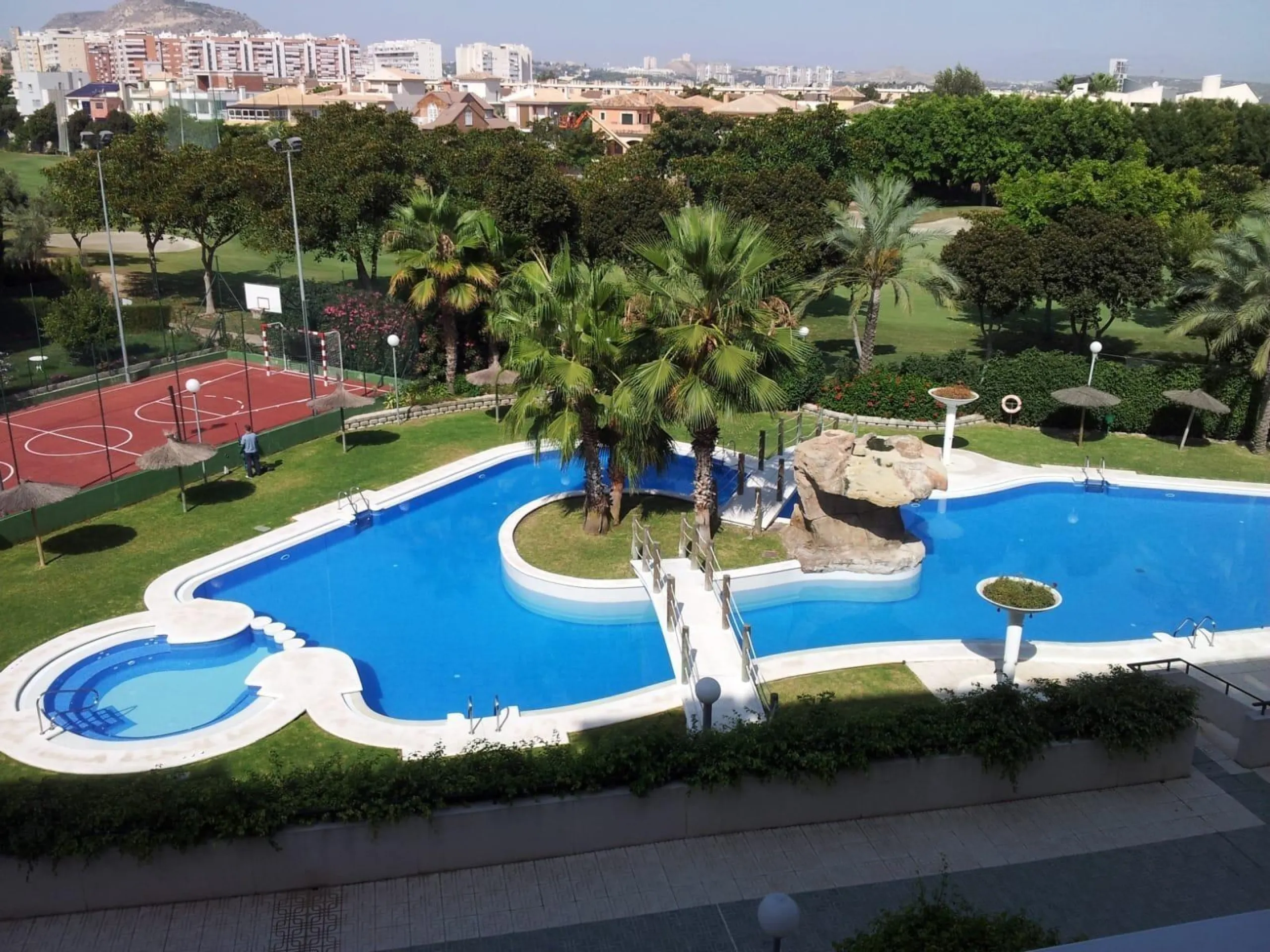SPECTACULAR HOUSING WITH HUGE TERRACE ON THE FRONT LINE OF GOLF IN PLAYA DE SAN JUAN