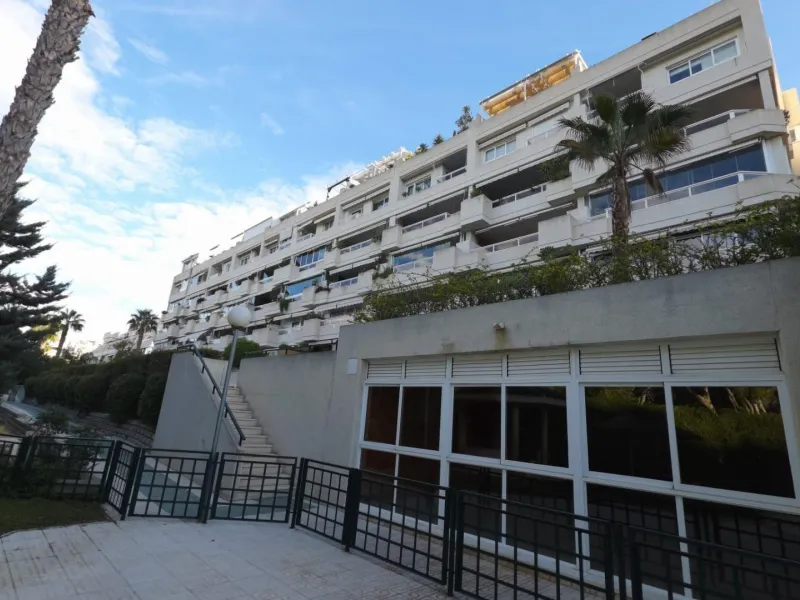 SPECTACULAR HOUSING WITH HUGE TERRACE ON THE FRONT LINE OF GOLF IN PLAYA DE SAN JUAN