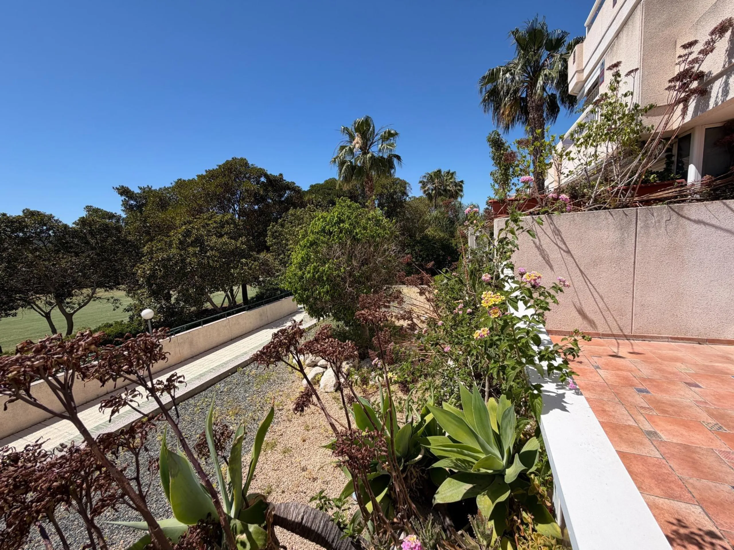 SPECTACULAR HOUSING WITH HUGE TERRACE ON THE FRONT LINE OF GOLF IN PLAYA DE SAN JUAN