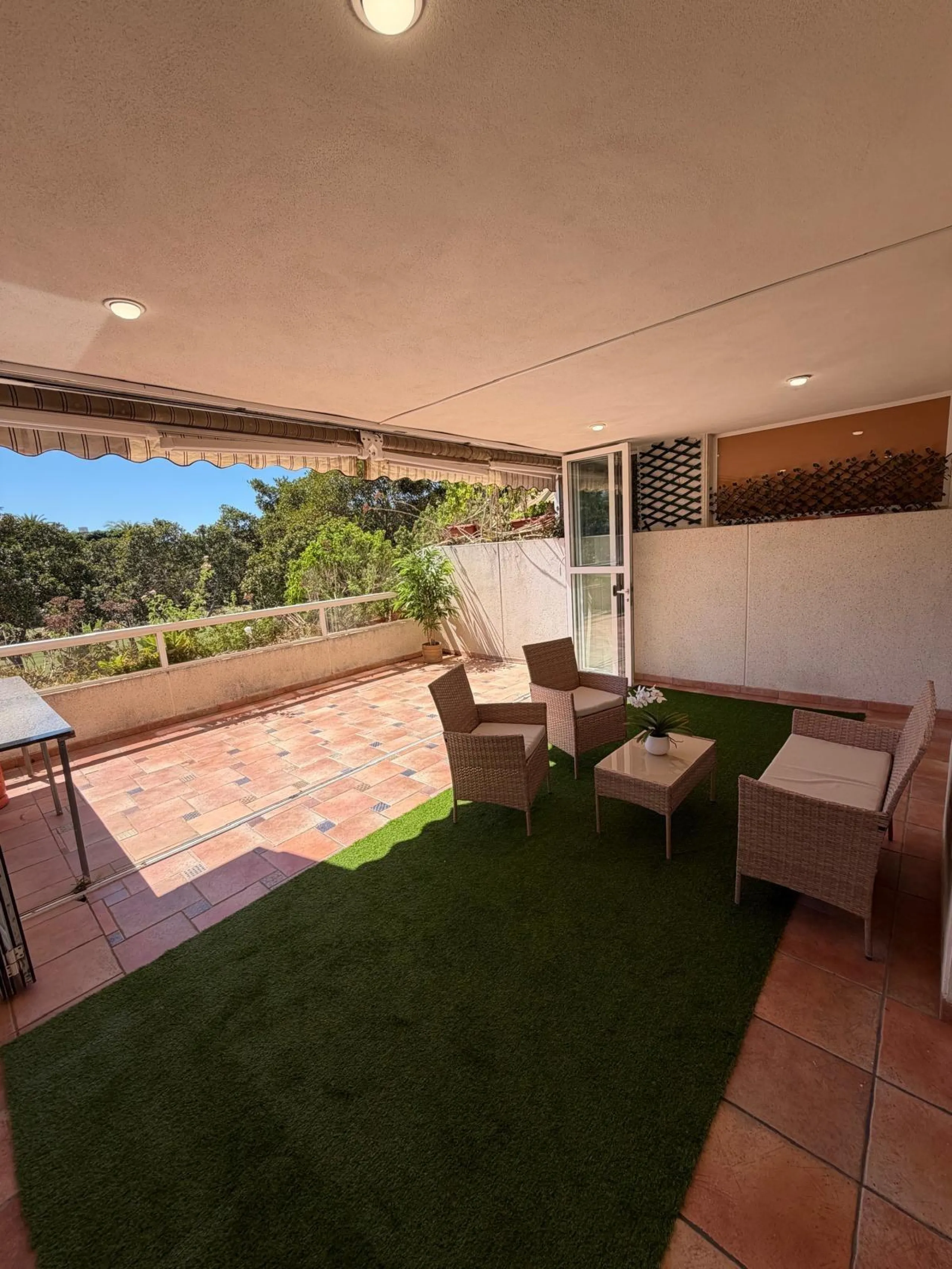 SPECTACULAR HOUSING WITH HUGE TERRACE ON THE FRONT LINE OF GOLF IN PLAYA DE SAN JUAN