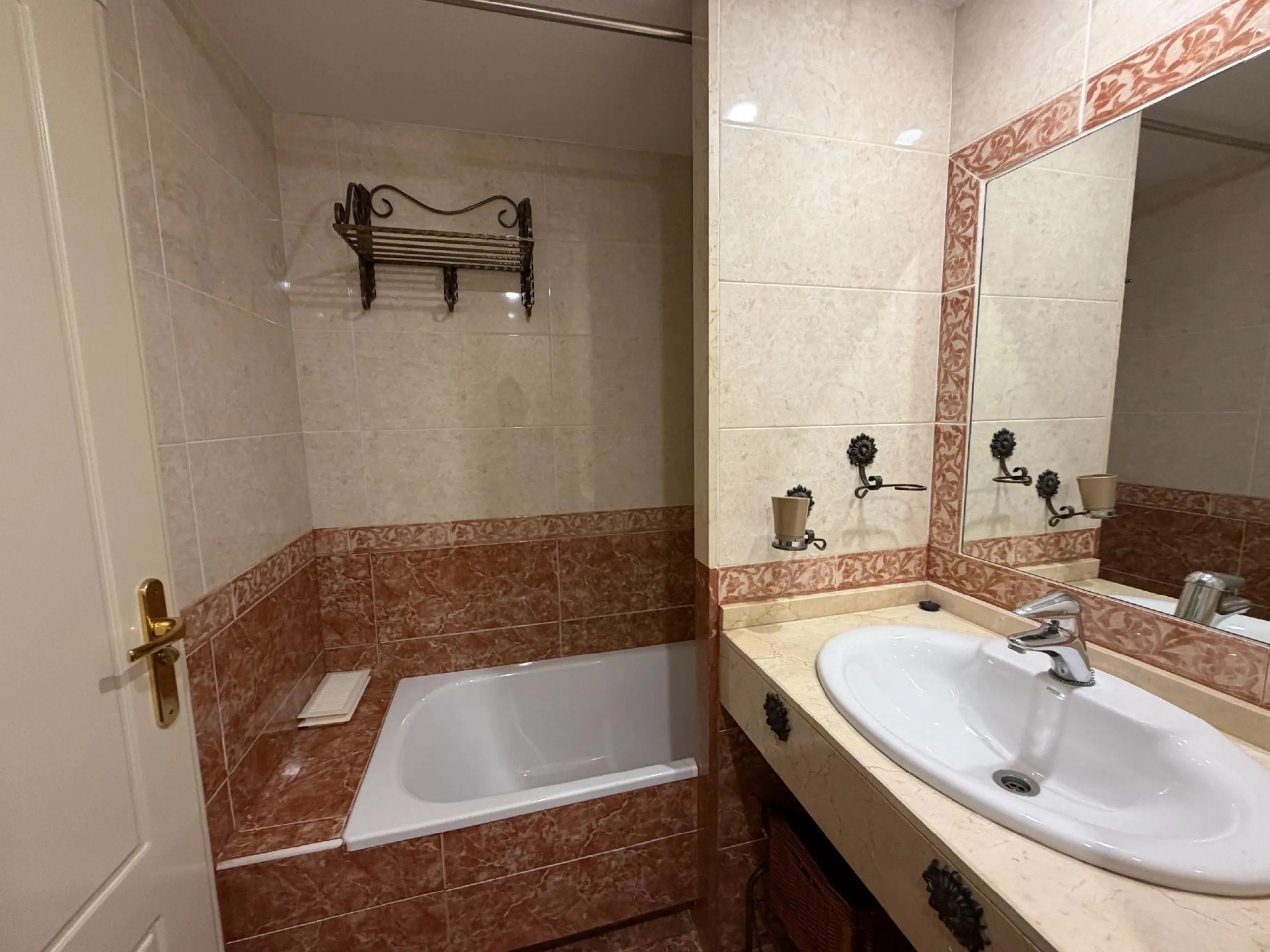 SPECTACULAR HOUSING WITH HUGE TERRACE ON THE FRONT LINE OF GOLF IN PLAYA DE SAN JUAN