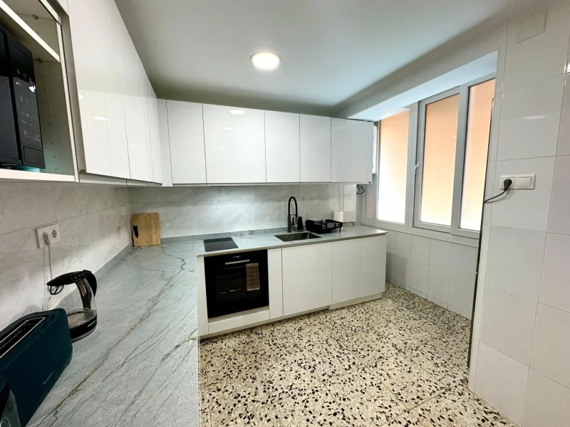 Spacious fully renovated apartment for sale in the Campoamor area of Alicante.