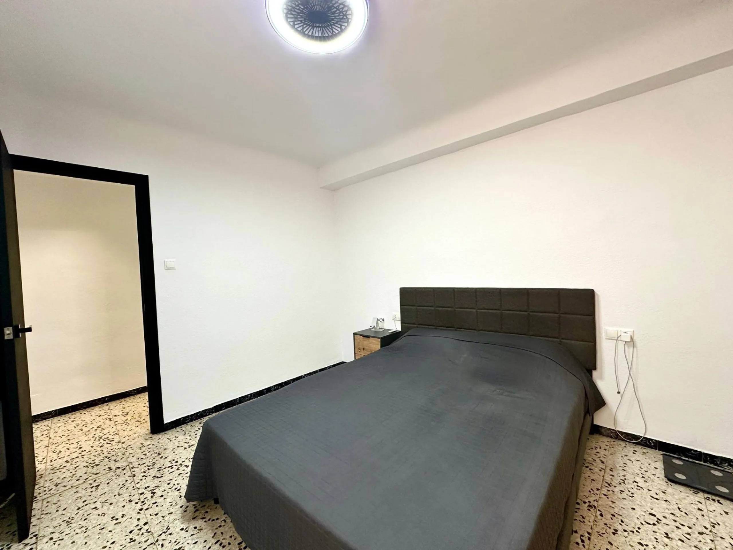 Spacious fully renovated apartment for sale in the Campoamor area of Alicante.