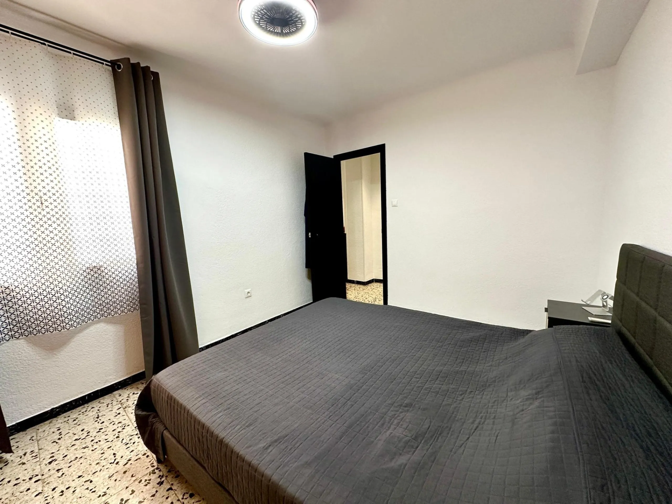 Spacious fully renovated apartment for sale in the Campoamor area of Alicante.