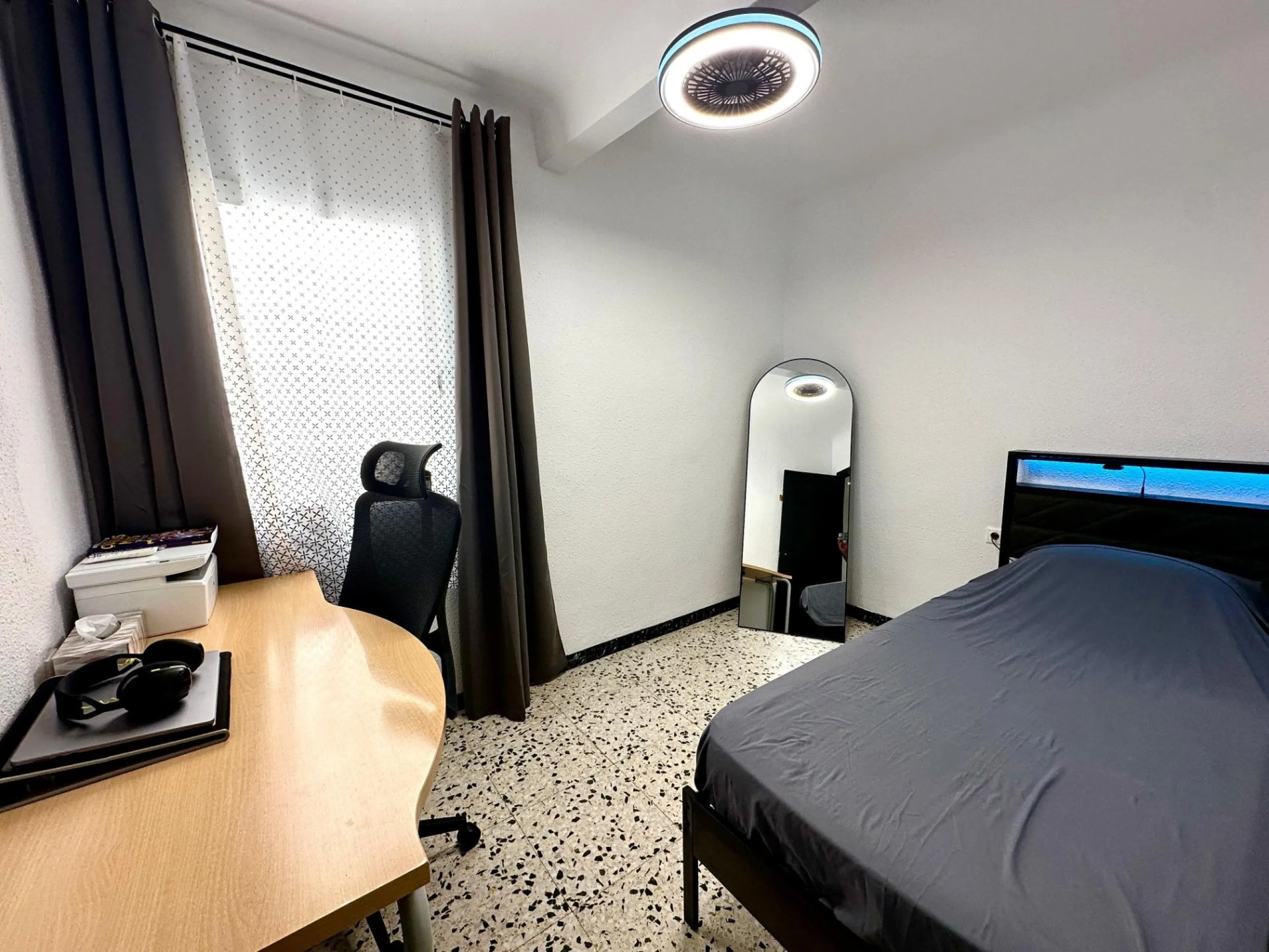 Spacious fully renovated apartment for sale in the Campoamor area of Alicante.