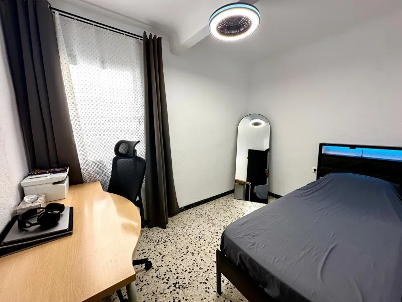 Spacious fully renovated apartment for sale in the Campoamor area of Alicante.