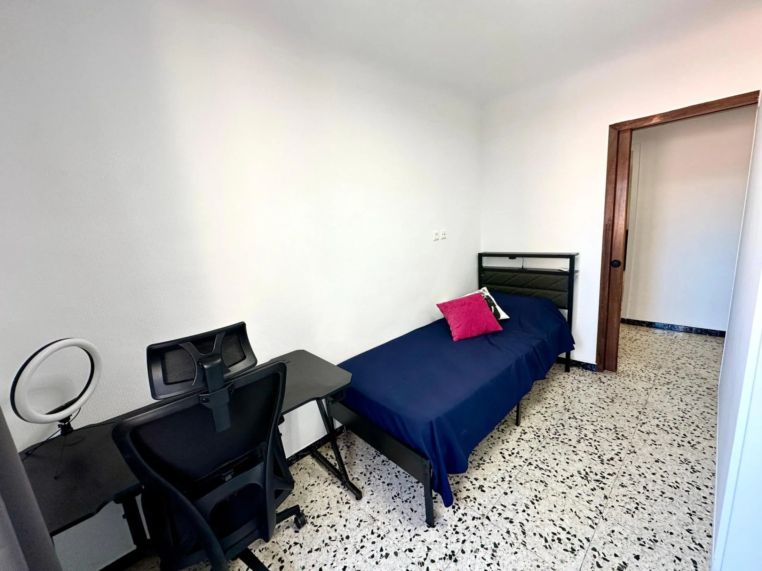 Spacious fully renovated apartment for sale in the Campoamor area of Alicante.