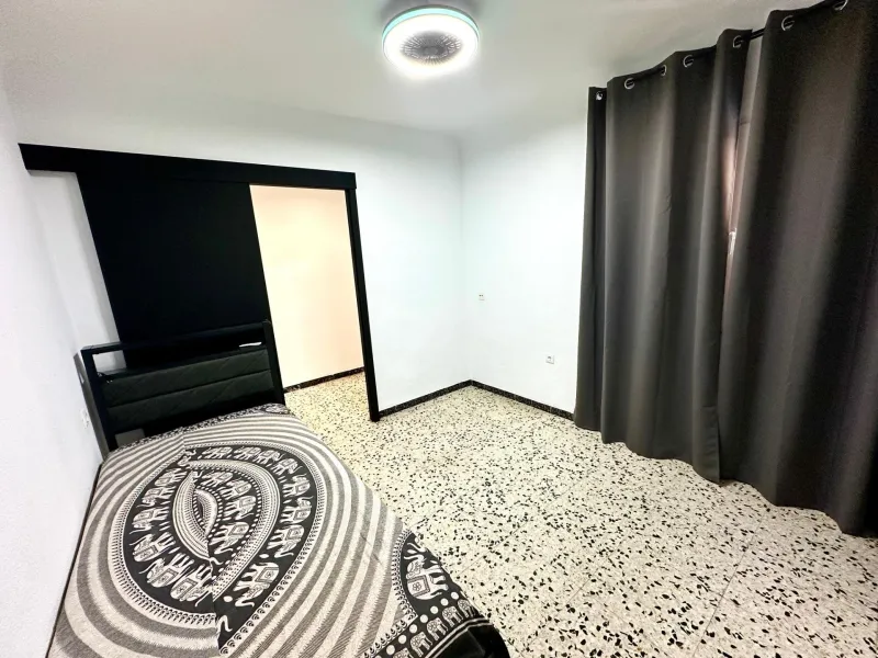 Spacious fully renovated apartment for sale in the Campoamor area of Alicante.