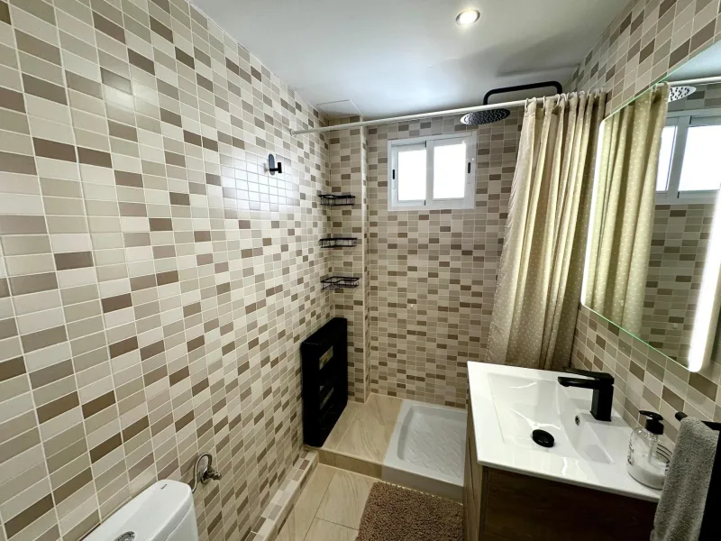 Spacious fully renovated apartment for sale in the Campoamor area of Alicante.