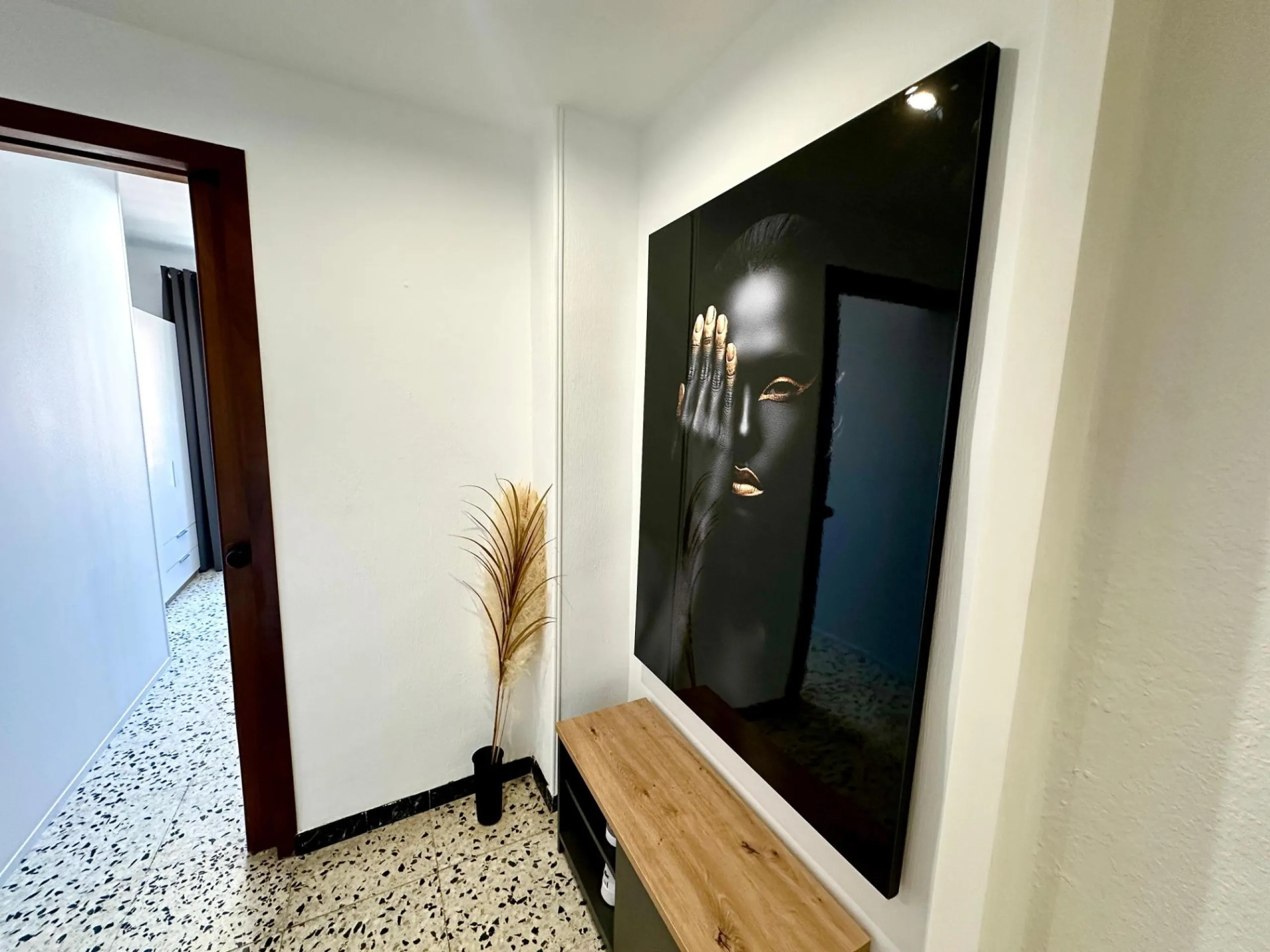 Spacious fully renovated apartment for sale in the Campoamor area of Alicante.