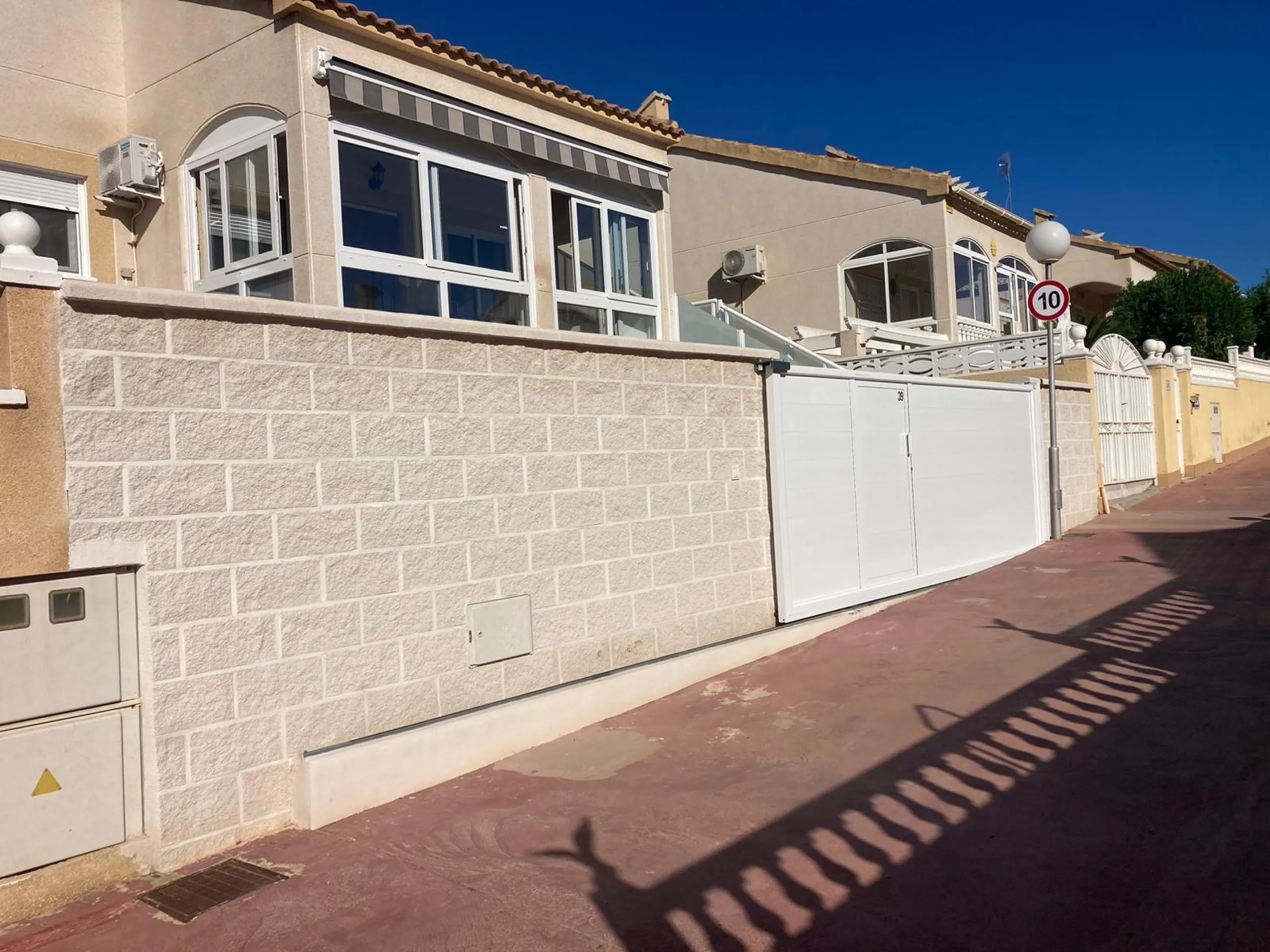 Encantadora Casa Reformada en Lagosol, Orihuela Costa - €259.000