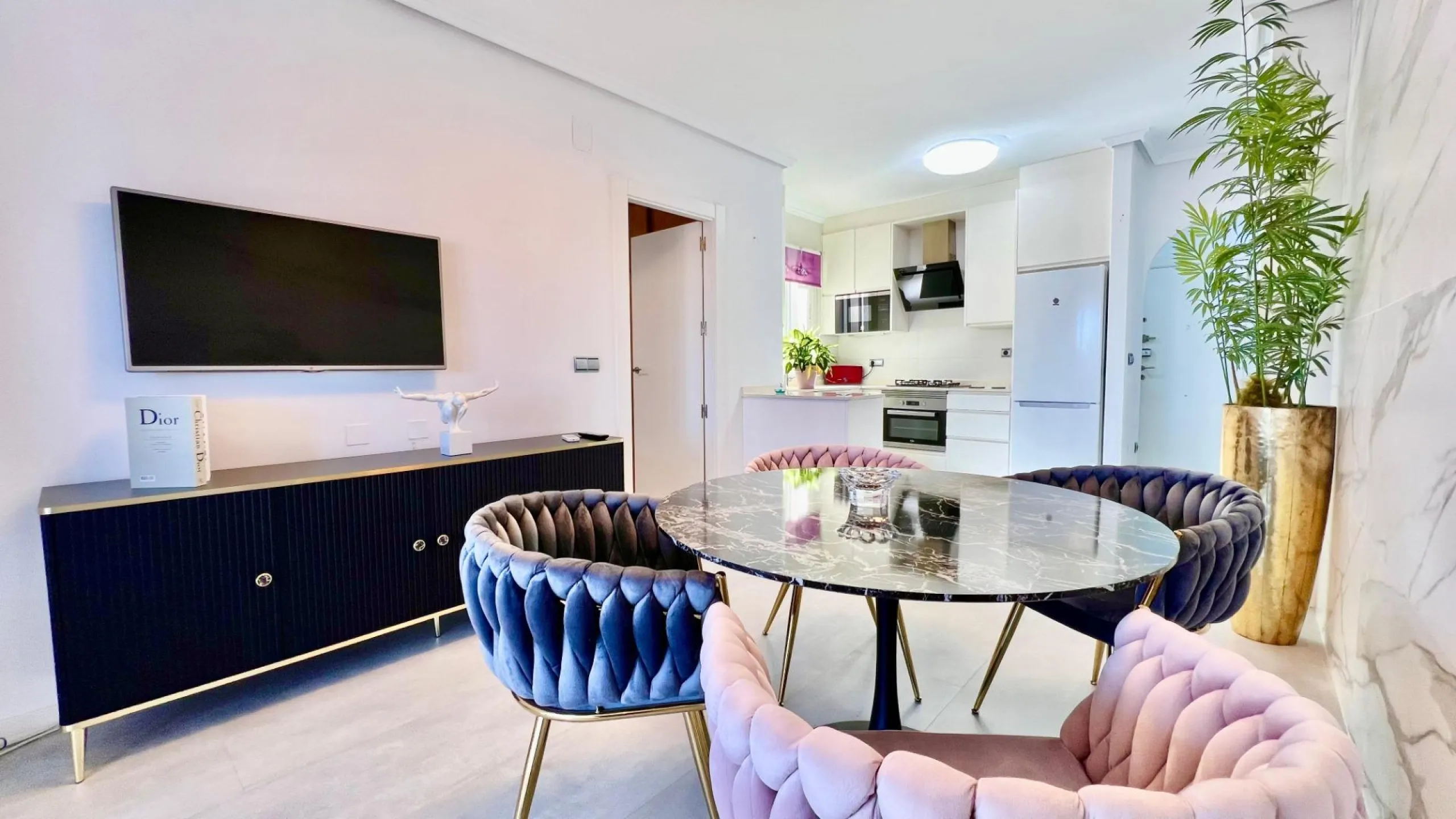 ATICO REFORMADO CON VISTAS DESPEJADAS A TAN SOLO 550m DE LA PLAYA