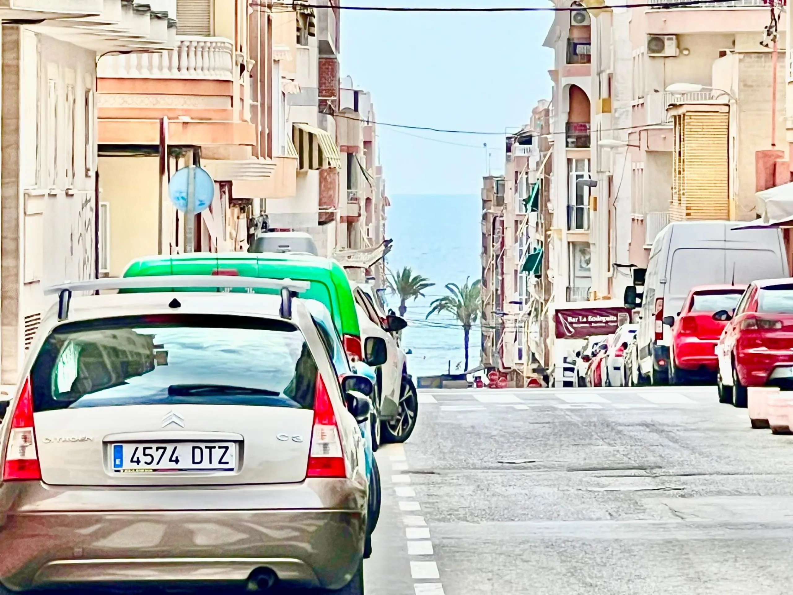 ATICO REFORMADO CON VISTAS DESPEJADAS A TAN SOLO 550m DE LA PLAYA