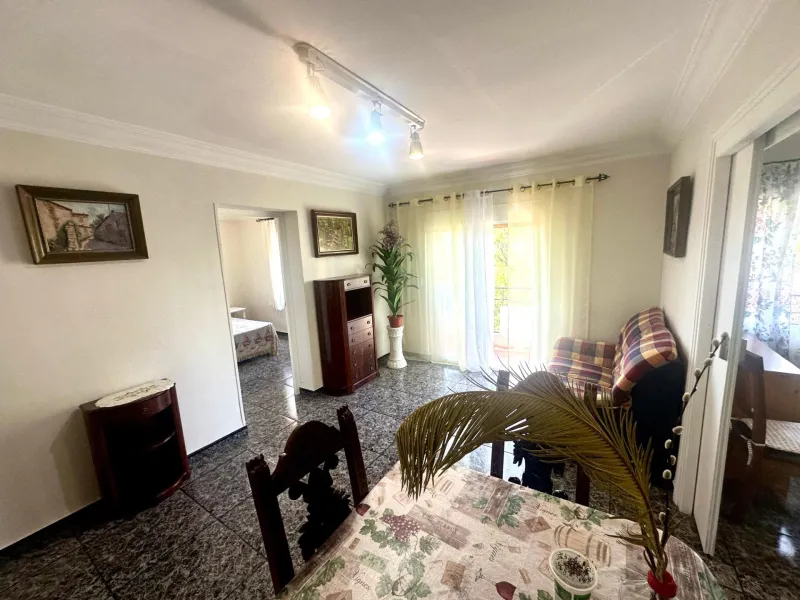 Se vende luminoso apartamento en Alicante, zona Virgen del Remedio.