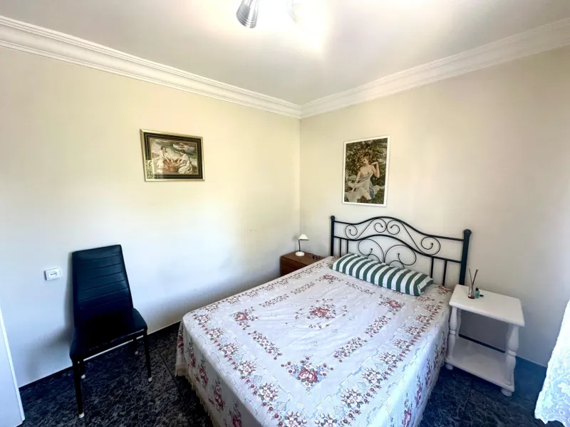Se vende luminoso apartamento en Alicante, zona Virgen del Remedio.