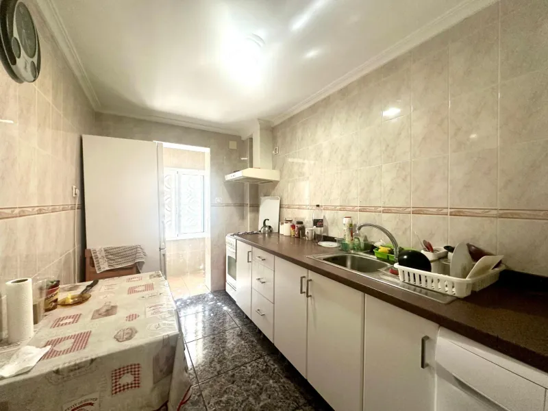 Se vende luminoso apartamento en Alicante, zona Virgen del Remedio.