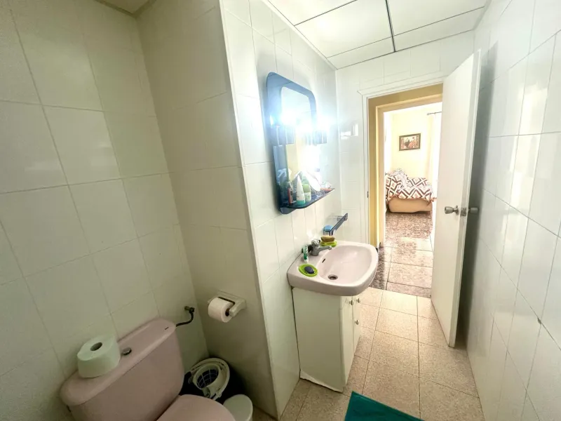 Se vende luminoso apartamento en Alicante, zona Virgen del Remedio.