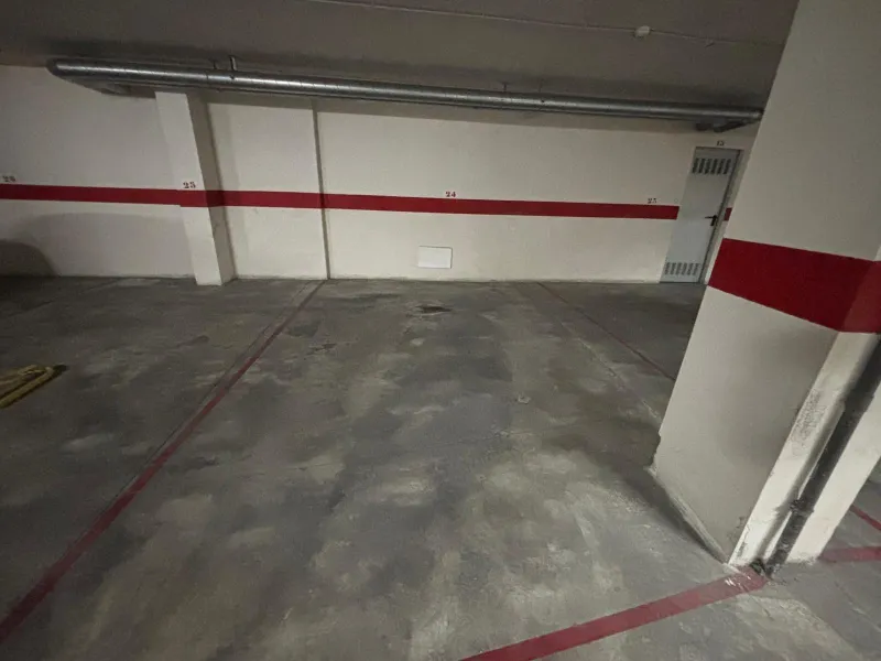 Bright south-facing apartment with garage just steps from the center!