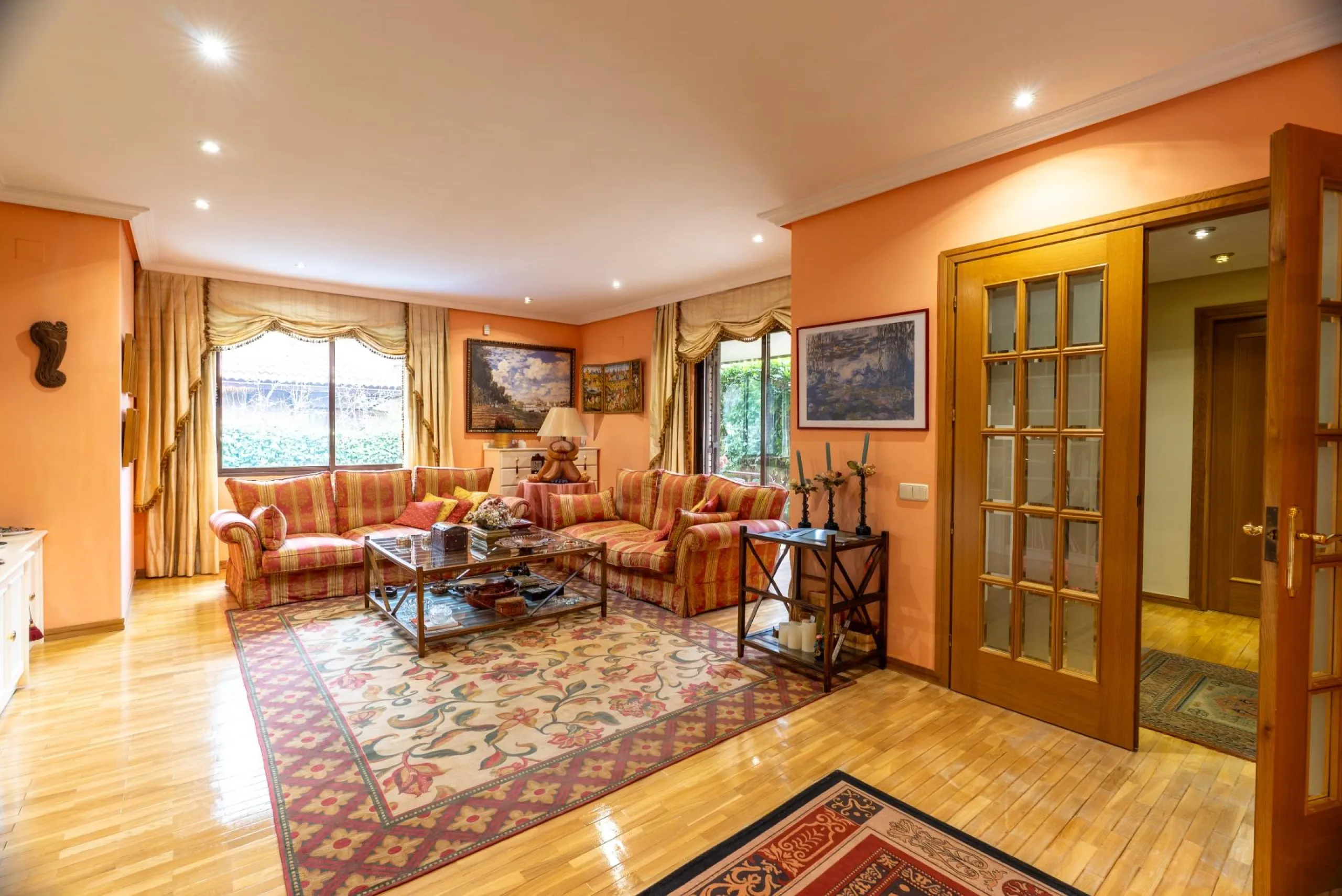 SEMI-DETACHED VILLA WITH PRIVATE POOL IN CORRALEJOS | MADRID